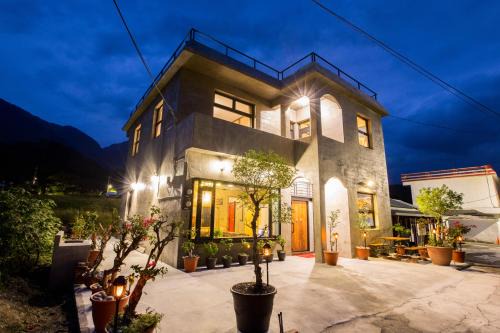 Chenggong House | Hai Lei Jiang Yue