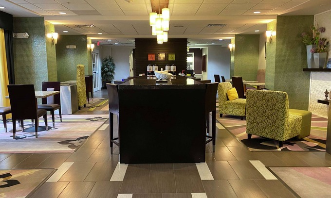 New Llano Hotel | Hampton Inn by Hilton Leesville Fort Polk
