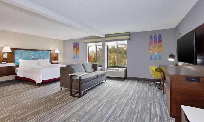 Traverse City Hotel | Hampton Inn Traverse City