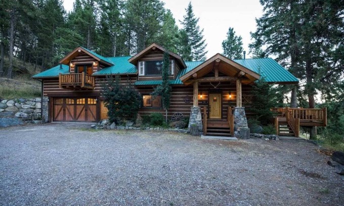 Bigfork Cabin | Hanging Rock Cabin Su