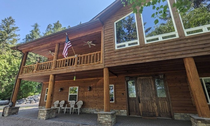 Bigfork House | Hanging Rock Get Away