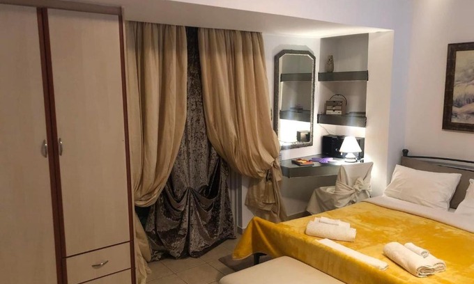 Sitia Apartment | Happy