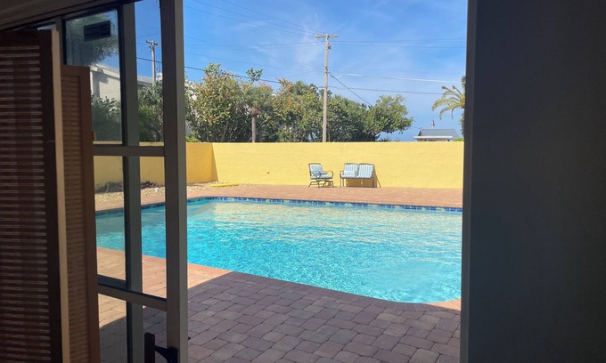 Golden Beach Apartment | Happy Sunsets Pool House - Pets - Parking