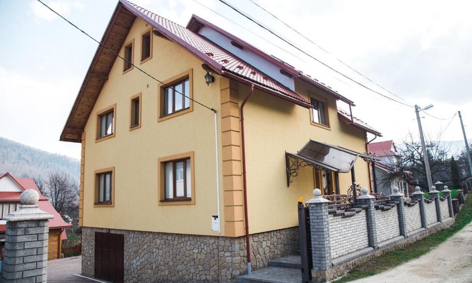 Yaremche House | Happy