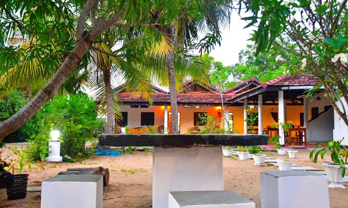 Pottuvil Division 2 House | Harmony Beach Hotel