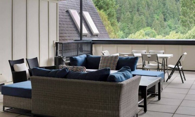 Harrison Hot Springs Apartment | Harrison Lake Pets Welcome 3BR Suite