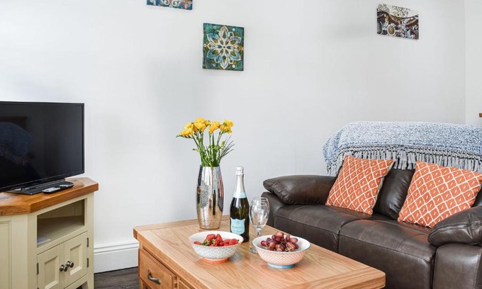 Hawes House | Harveys Hideaway 1 UK33852