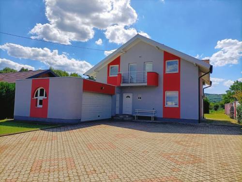 Modrica Villa | Haus mit großen Garten