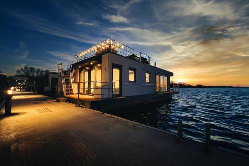 Ribnitz Boat Rental | Hausboot Mein Lieblingsboot