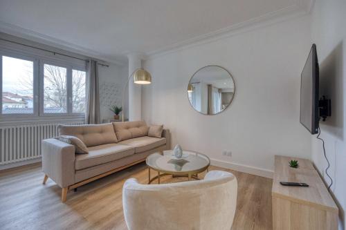 Ile Verte Apartment | #HE The Golden Escape Ile Verte luminous renovated