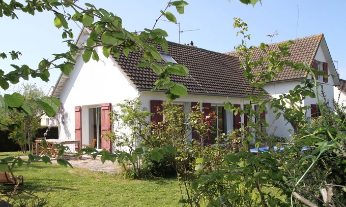 Courseulles-sur-Mer House | Heart of Courseulles/mer - Large family house, charm and garden - 10 pers.