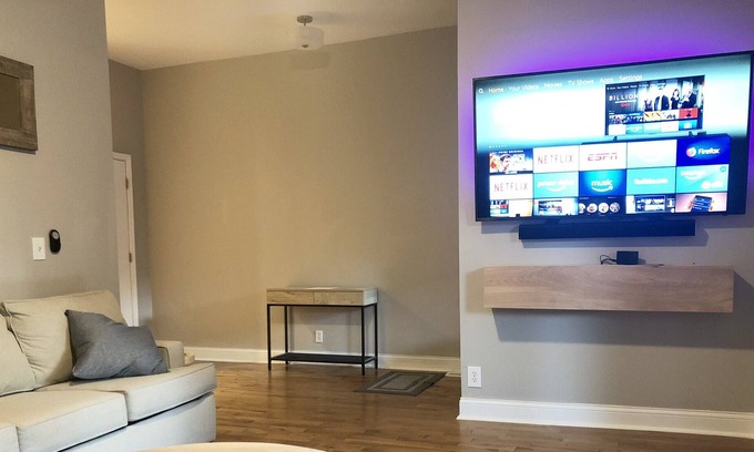 Hanover Place House | Heart of KC Living - Westport ~ Plaza ~ Crossroads