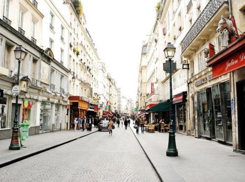 Quartier du Mail Apartment | Heart of Paris, Montorgueil, Charming Duplex