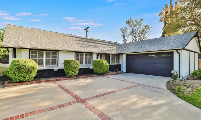 West Hills House | Heart of the Valley Cozy Single family home a mile from Topanga Village