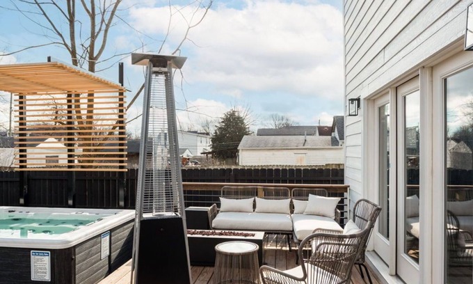 Fountain Square House | Heated Container Pool|Hot Tub|5 Ensuite Baths|Fire Pit