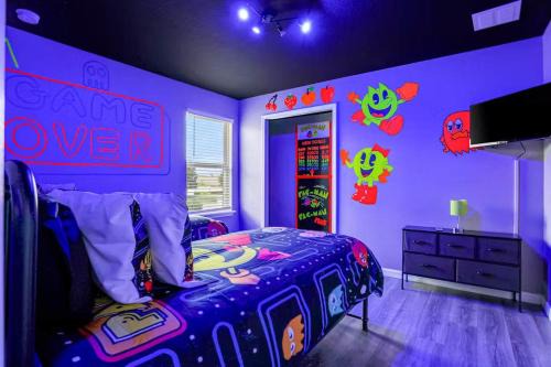 Four Corners House | Heated Pool Game Room 9MI Disney FREE Resort