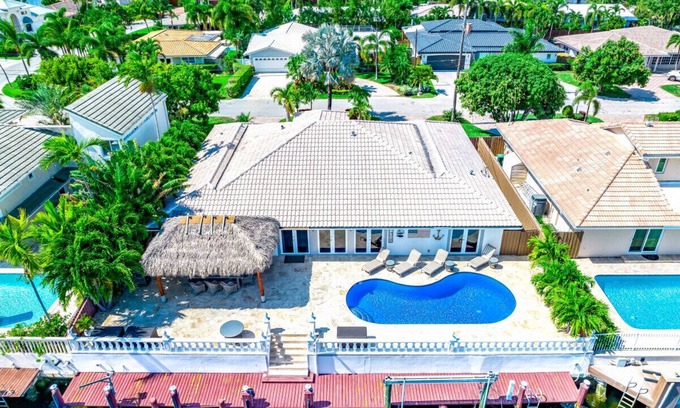 Bermuda Riviera House | Heated Pool+Waterfront! Tiki Hut+1 Mile To Beach!