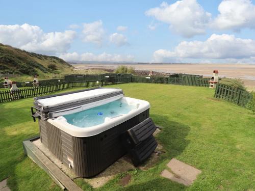 Bamburgh House | Heather Cottages - Grey Seal