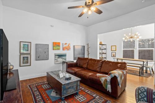 Houston Heights House | Heights Home Nr Dt Washington Desk Yard Bbq