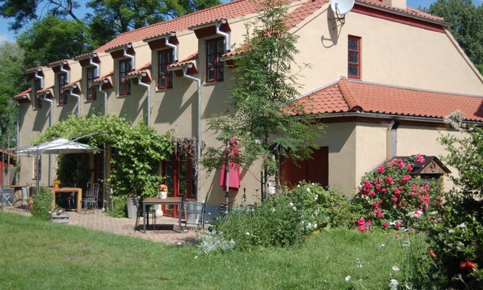 Behlitz House | Herberge Agape