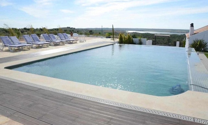 Avis House | Herdade da Fonte Ferreira