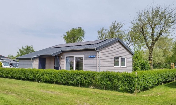 Petten House | "Het Dobbertje" charming wooden house by the sea, with free wifi
