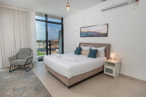 Bat Yam Apartment | Hi-Yam SeaView Apartments & Suites