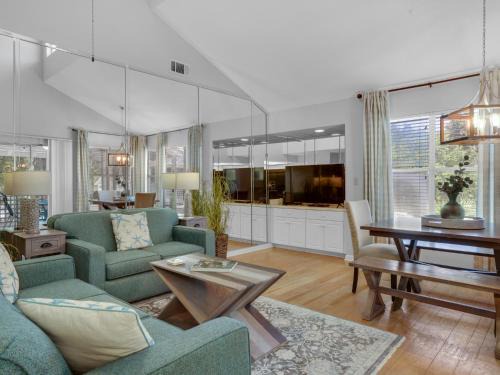 Miramar Beach Apartment | Hidden Dunes Cottage 157 by Newman-Dailey