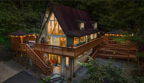 Chalet Village Ski Chalet | High Bear Activity, Handicap Ramp, Hot Tub, Fire Table, Game Room, Family Cabin