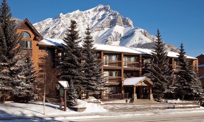 Banff Hotel | High Country Inn