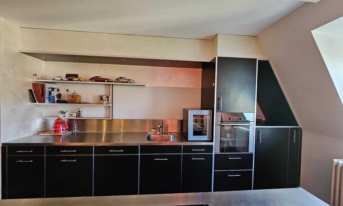 Monbijou Apartment | High End Top Apartment at Center of Bernn5mn walk Bern Central railways Station