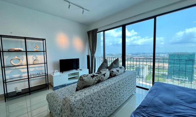 Shah Alam Apartment | High Floor Suite at Trefoil Setia Alam