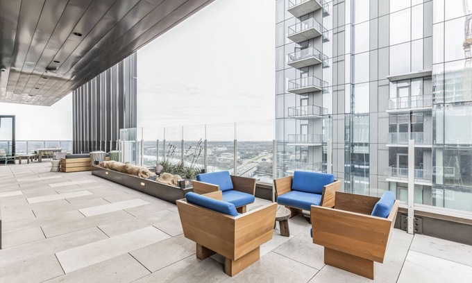 Rainey Street Historic District Condo | High Rise Luxury Condo With Lake & City Views