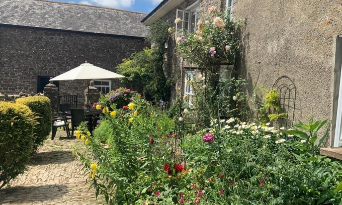 Chittlehampton Bed & Breakfast | Higher Biddacott Farm