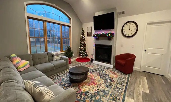 Highland House | Highland Home 4BR Near New Paltz, Wedding Venues & Hudson Valley Escape