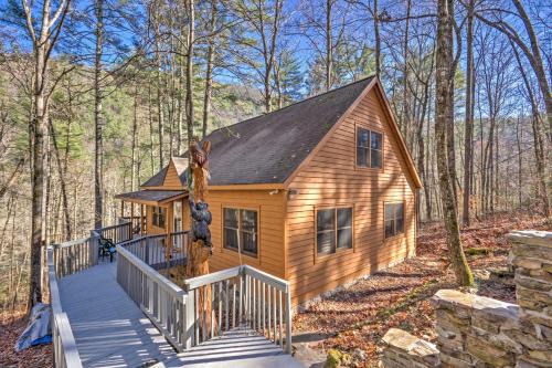 Cashiers House | Highlands Cabin with Forest Views Less Than 4 Mi to Cashiers