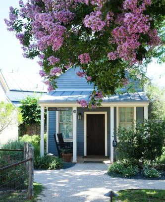Fredericksburg Hotel | Hill Country Herb Garden