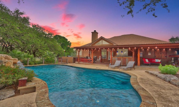 Canyon Lake House | Hill Country Vibe