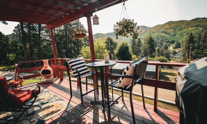 Deadwood House | Hillside Deadwood house in town w/Hot Tub & views