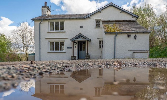 Ambleside House | Hilltop