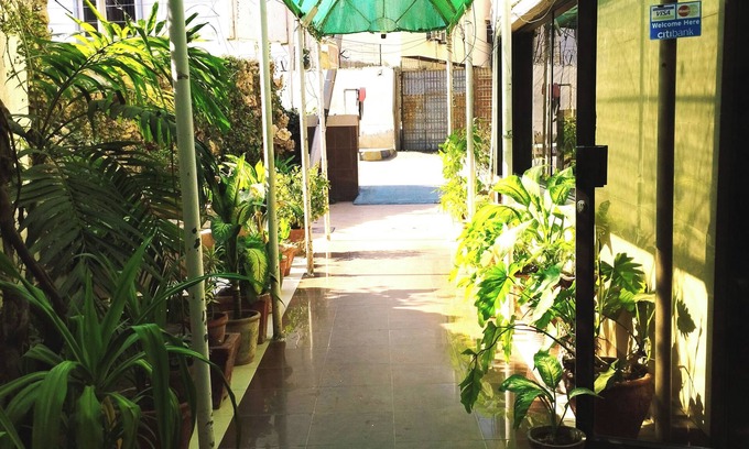 PECHS Hotel | Hilltop Hotel