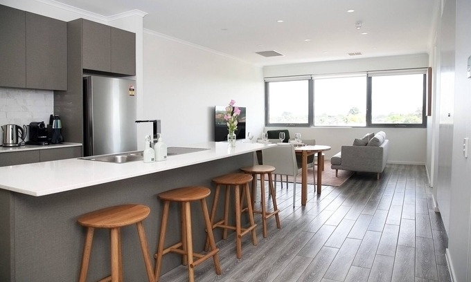 Mile End Apartment | Hilton Executive Apartment