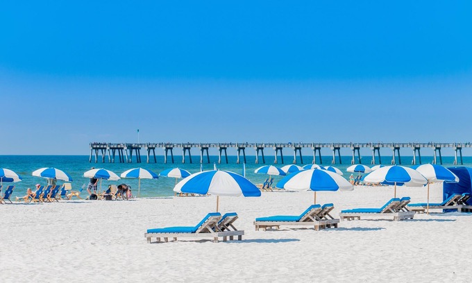 Pensacola Beach Resort | Hilton Pensacola Beach