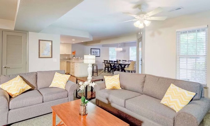 Sea Scape Apartment | Hilton Vacation Club Beachwoods Kitty Hawk - 3 BR 1kg 1qn 2twn Suite - Open Loft