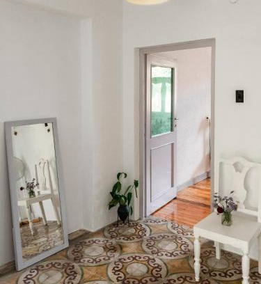 Himare Hostel | Himara Hostel