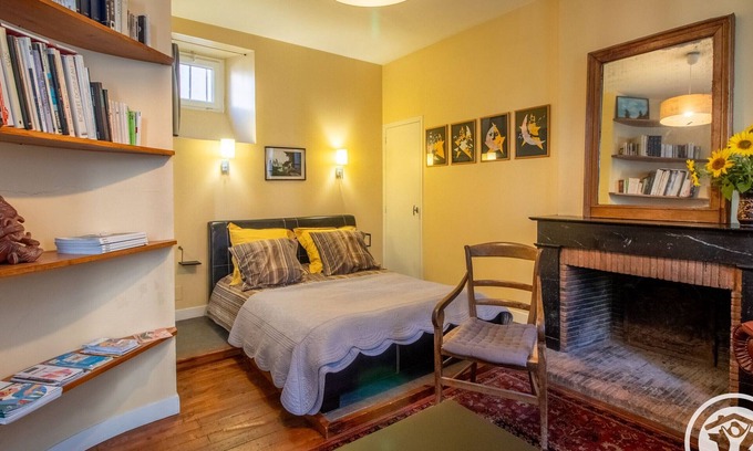 Downtown Angers Cottage | Historic Centre Apartment Near Château and Cathedral