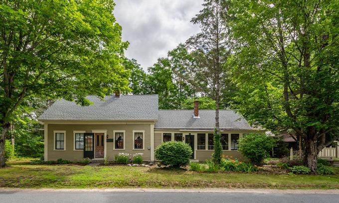 Sutton House | Historic Sunapee Home- Hike/Stroll/Lake/Ski/Work