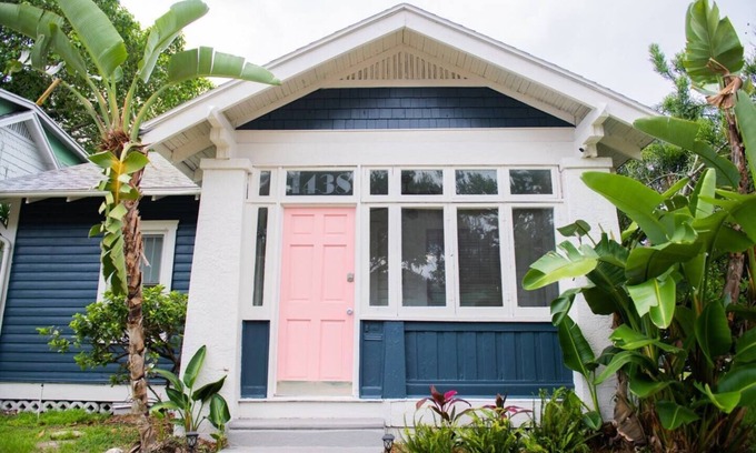 Historic Uptown House | Historic Uptown Vibes - Classy 2/1 Detached Home