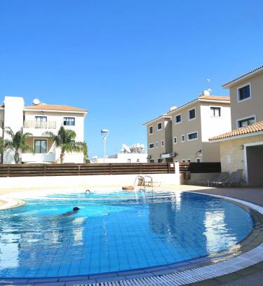 Kapparis Apartment | Holiday apartment in Kyklades Complex with gym&pool