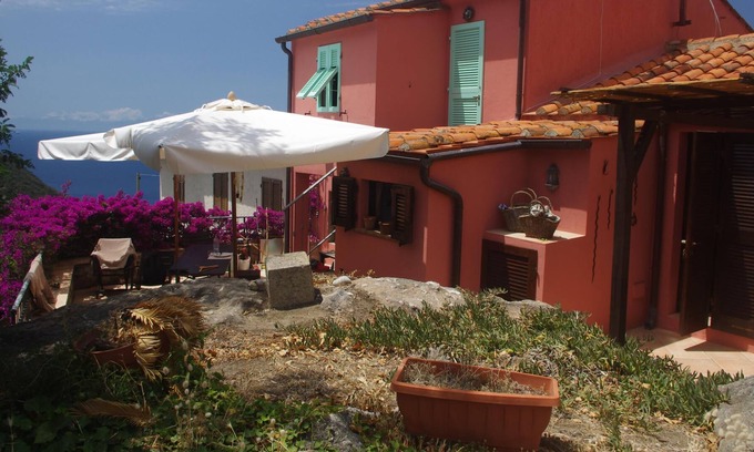 Patresi Apartment | Holiday apartment 'Rosa dei Venti' with sea view and private terrace